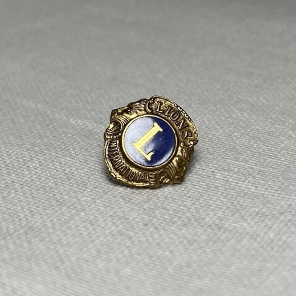 Vintage Lions Club International Blue Tie Pin Silver Crest Badge